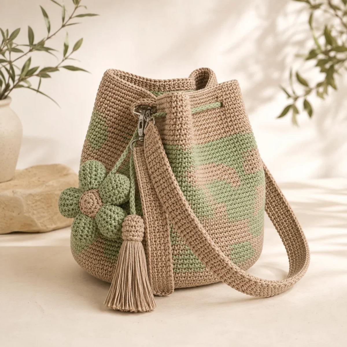 Space-Saving Handwoven Flower Bucket Bag for Organized Storage