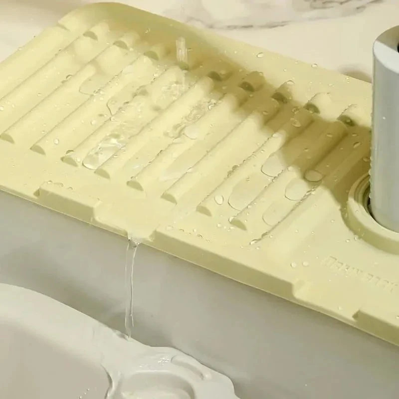 Easy-Care Faucet Guard & Draining Mat for Routine Upkeep