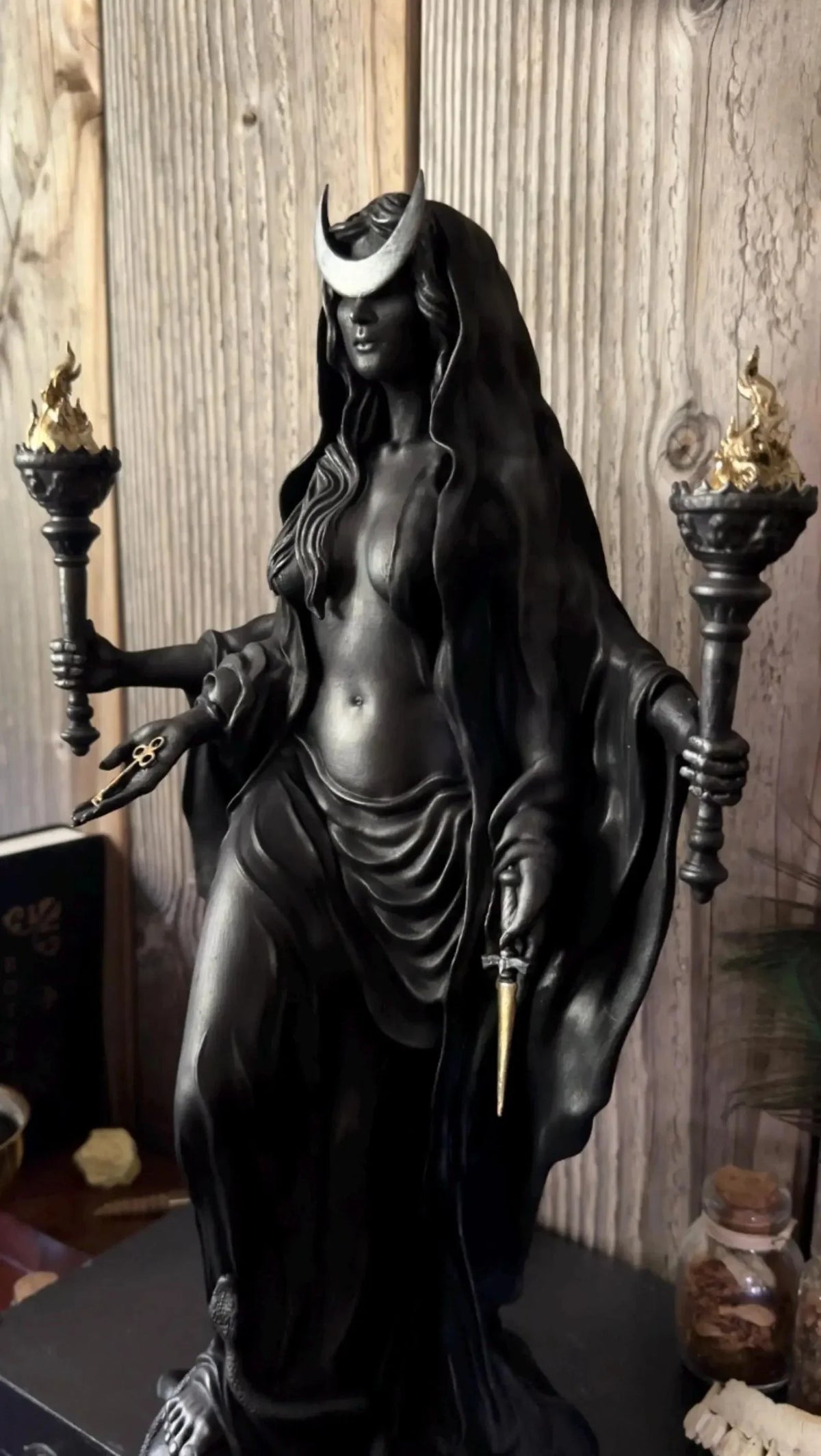 Purpose-Built Hekate Niktipolos, The Witch of The