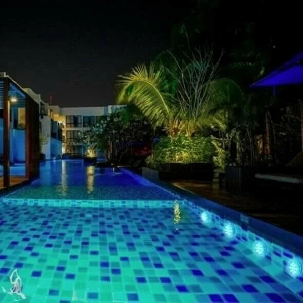 Vibrant Submersible LED Pool Lights with RF Remote