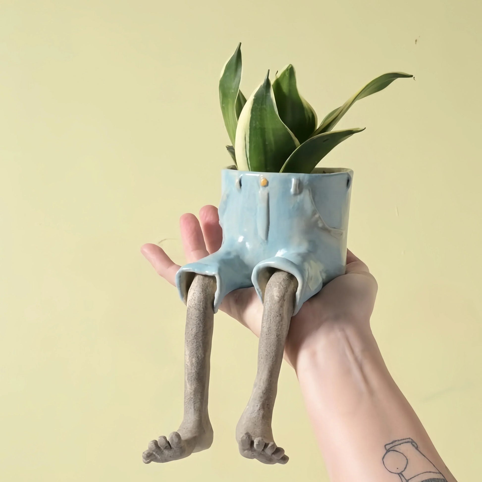 Outdoor Creative Sitting Planter Collection for Gar – Creative Sitting