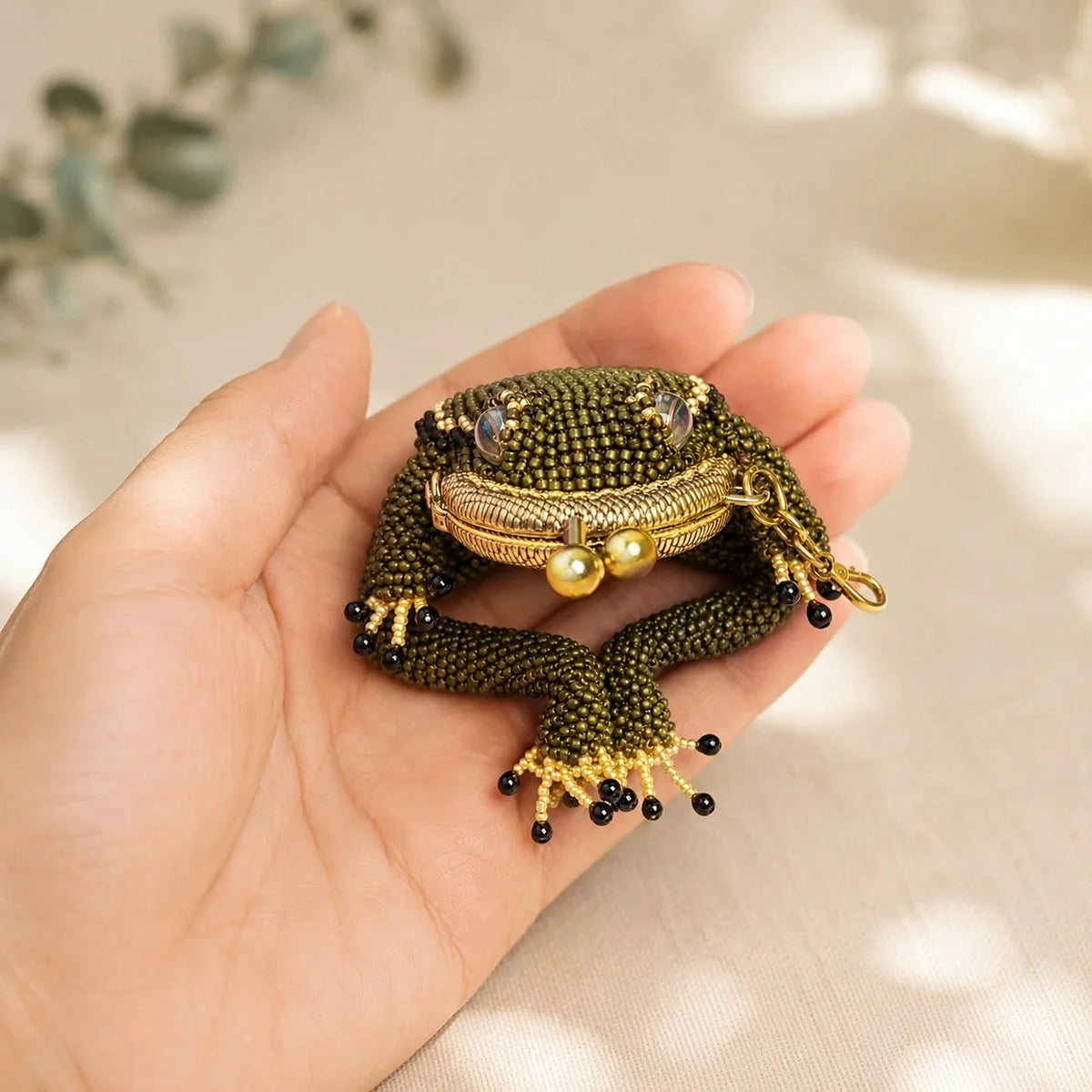 Purpose-Built Hand-made Charming Frog Coin Purse for Everyday Use